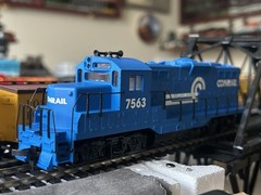 HO Walthers 931-106 EMD GP9M Loco Conrail #7563