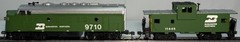 Bachmann 61600 HO Burlington Northern EMD F9 Diesel Loco & Caboose Set