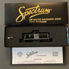 Bachmann SPECTRUM HO Scale Train GE 44 Ton Diesel Switcher Santa Fe #80041 NEW
