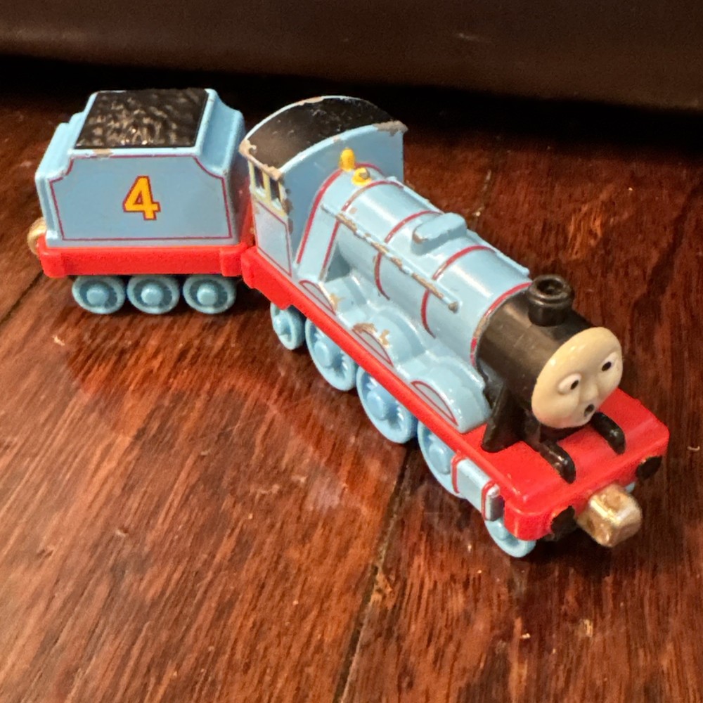 Gordon & Tender Surprised Face Thomas & Friends Diecast Train 2002