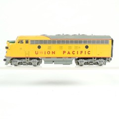 Stewart KATO HO Scale Union Pacific F7A Diesel Locomotive DC Powered