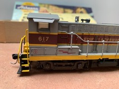 HO Scale Athearn Blue Box Vintage Erie Lackawanna Baldwin S-12 Diesel Switcher