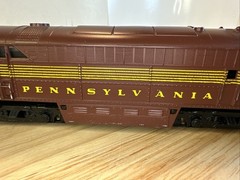 AHM TEMPO HO SCALE PENNSYLVANIA DIESEL ENGINE RUNNING F/R WITH HEADLIGHT