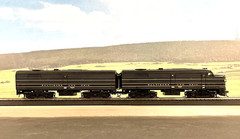 Life-Like Proto 2000 HO Alco FA2 annd FB2 diesel matched pair B&O #4019 & #5002