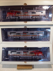 BROADWAY LIMITED 6898+6900 ATSF A-B-A SET OF E-1’s POSTWAR SOUND FOR DC+DCC