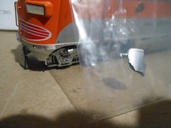 ATHEARN HO f7A WESTERN PACIFIC POWERED DIESEL LOCOMOTIVE NO NUMBER WITH DAMAGE