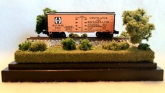 Z SCALE MINI DISPLAY CASE – GREAT FOR ANY Z SCALE LOCO OR CAR
