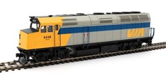 Walthers Mainline HO 9476 VIA EMD F40PH Diesel Locomotive DC
