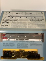 Proto 2000 HO E8/E9 Southern Pacific SP #6052 #8199 Tested RunsGreatw/lights NOS