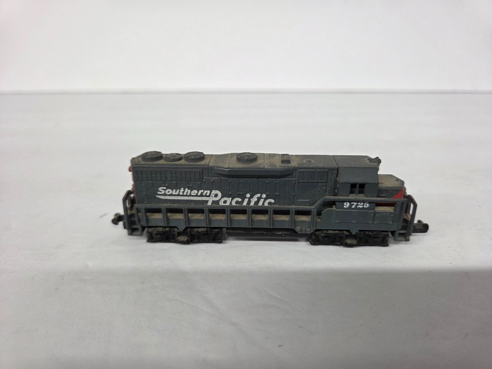 Southern Pacific Locomotive 9725 Model Train High Speed N Scale #418