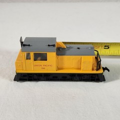 HO Scale Mehano MDT Diesel Switcher Locomotive Union Pacific #M486 Fast Ship