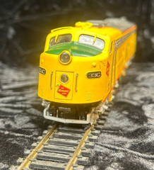 WALTHERS PROTO 2000 HO Scale MILWAUKEE ROAD LOCOMOTIVE #33C DC (12WD) lotA1