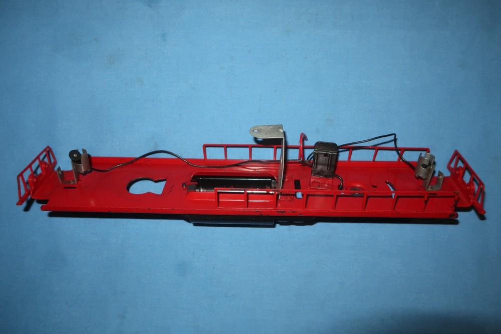 Lionel #2328 GP-7 Burlington Diesel Locomotive Frame. Repainted
