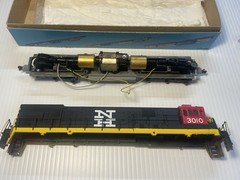 HO Custom New Haven Locomotive Project Lot – Does Not Run