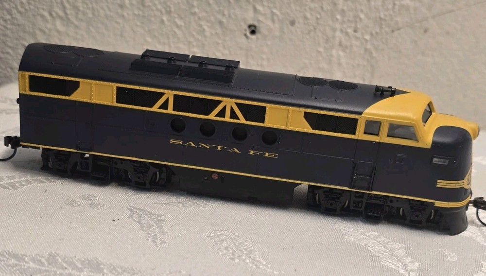 Bachmann #69603 HOSCALE EMD FT Diesel Locomotive Santa Fe DCC Ready