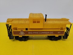 Lot 5 Cox HO Railroad Cars Big Pine Lumber/Northern Pacific NOT Tested Hong Kong
