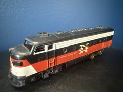 HO Revell New Haven F7 Diesel Locomotive 7”