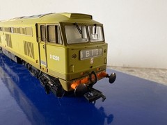 HELJAN BR CLASS 53 D0280 “FALCON” IN PROTOTYPE LIME GREEN. DCC FITTED