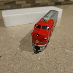 Bachmann Ho Santa Fe Powered Locomotive EMD F9 Diesel #307 LN Styrofoam No Box