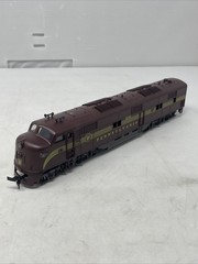 New Model Power HO Scale EMD E-7 Diesel Loco, Dummy Pennsylvania 5772 #912