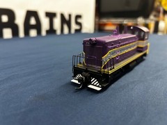Life-Like Proto 2000 HO Atlantic Coast Line #711 SW9/1200 Diesel Engine DC