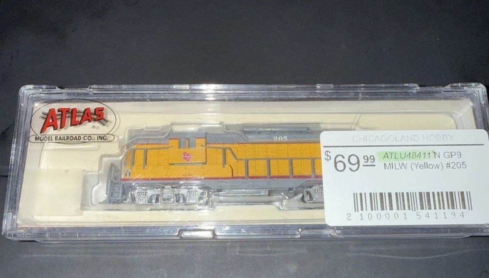 Atlas N Scale Milwaukee Road MILW #205 GP-9TT DC Powered Torpedo Tube