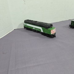 Life-Like HO Deluxe Locomotive #9987 & Caboose #41576 Burlington Northern