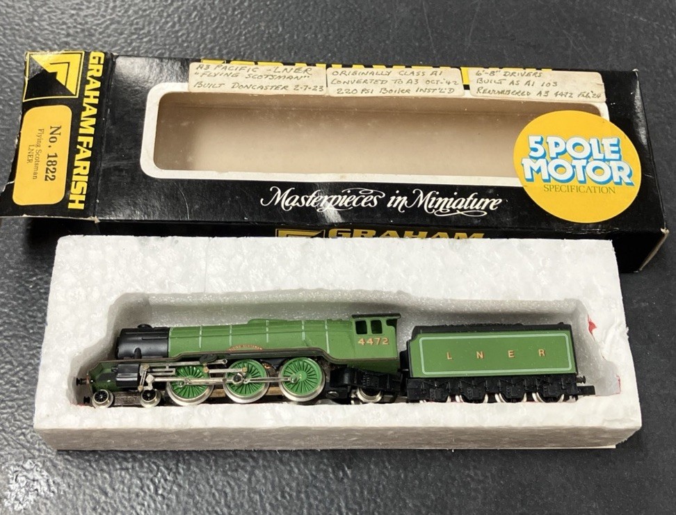 Graham Farish N Gauge No. 1822 LNER Class A3 “Flying Scotsman” No. 4472