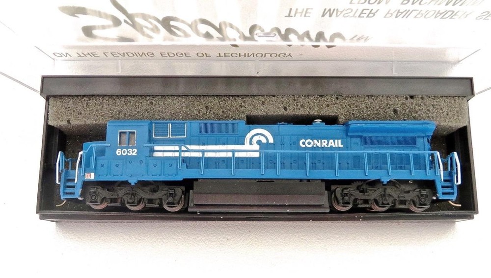 N Spectrum Conrail GE Dash8-40C Powered Diesel Locomotive CR# 6032 Brand New