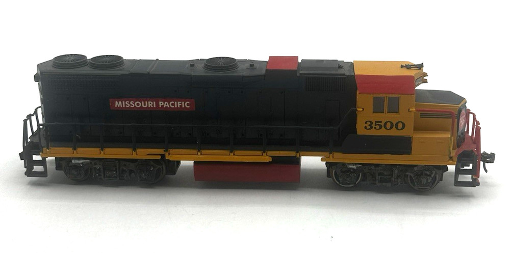 Life-Like HO Scale Missouri Pacific 3500 Powered Diesel Locomotive Engine