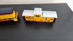 Bachmann EMD GP-18 Diesel HO Locomotive, C&O Chessie System #8256 & Caboose Set