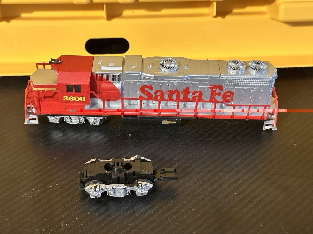 Santa Fe 3500 Red And Silver Complete Official Life Like Model Train