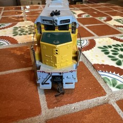 Athearn Yellow Gray Union Pacific 3600 Diesel Locomotive HO Scale Plastic Train