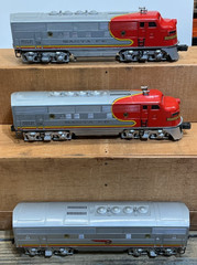 1950’s Lionel SANTA FE 2353 Diesel Locomotive & Dummy & B-Unit 3 Pieces O Gauge