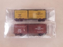 N SCALE MICRO-TRAINS DARN N TRAK DELCO AREA RAILROADERS IN N BOX CAR 2 PACK