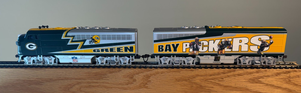 Green Bay Pakers EMD F3 A & B Locomotives with Track, Power Supply, & Controller