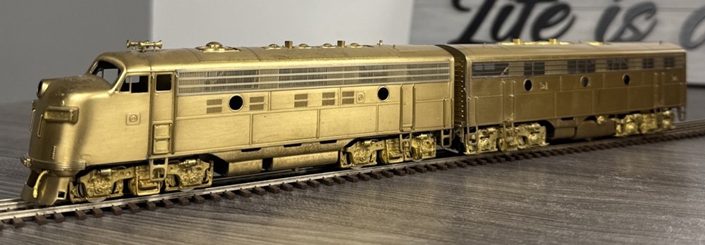 Oriental Limited HO Brass EMD F9AB 1750HP Diesel Loco Set – Unpainted & LNIB!