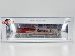 HO Scale Athearn RTR 88860 Santa Fe GP60M Powered Diesel Locomotive ATSF #112