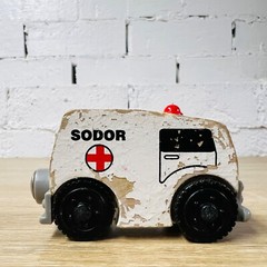 Sodor Hospital Ambulance 2002 Thomas the Tank & Friends Wooden Railway Trains