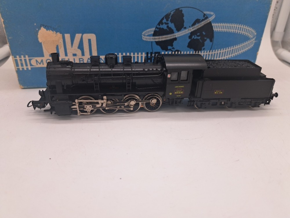 PIKO 5/6316 SNCF 040 0 90 Black Livery, Tender 16 C 124