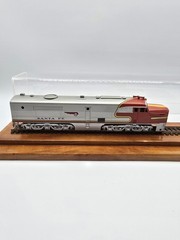 Santa Fe Long Nose Diesel Locomotive Japan Metallic Model L-9″ With Showcase