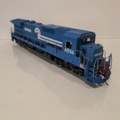 Bachmann HO Conrail GE DASH 8-40C CR 6038 C40-8