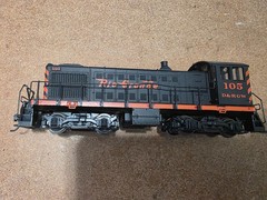 Atlas HO Rio Grande S2 Switcher #105 w/kadee