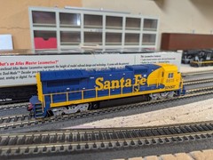 CS ATLAS MASTER SERIES GE B40-8: BNSF PATCHED SANTA FE #8615 W/DECODER – 9033