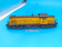 VINTAGE HO KATO ALCO RS-2 UNION PACIFIC UP 1211 DC SIDE MARKER LIGHT DAMAGE RUNS