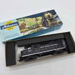 Vintage Athearn GP35 Powered New York Central kit blue box Locomotive Engine