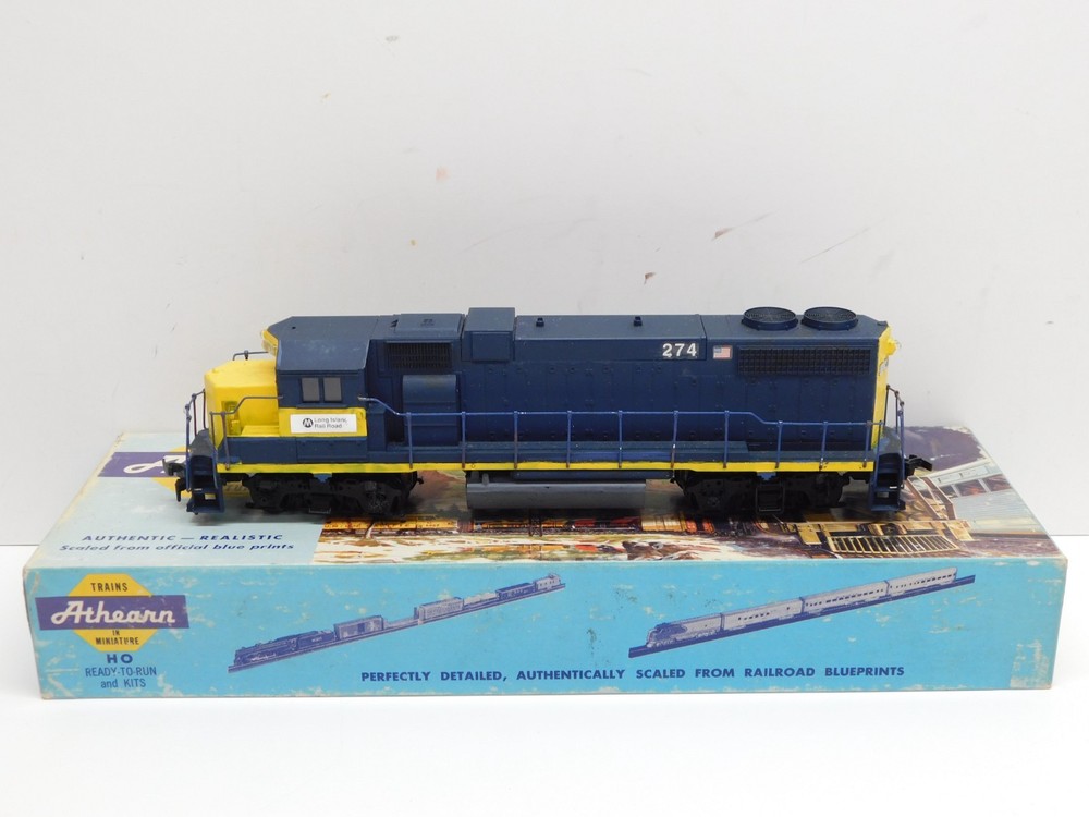 Athearn Blue Box Long Island Railroad GP Diesel Engine #274-Unpowered Dummy