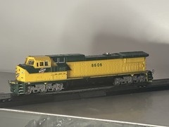 Bachmann Spectrum HO GE C44-9W Chicago & North Western CNW #8606 Runs GREAT!