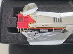 Backmann Spectrum #81410 HO EMC Gas Electric Santa Fe War Bonnet Locomotive. C8