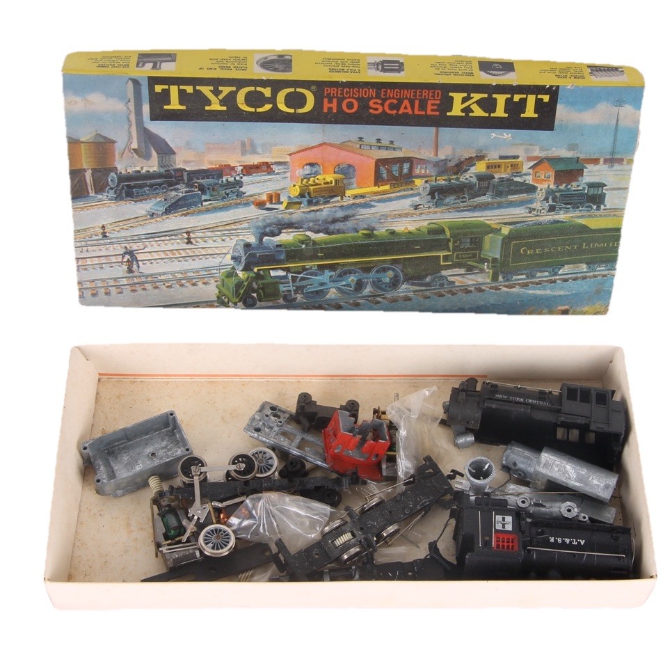 TYCO ho SHIFTER-7703 LOCOMOTIVE & TENDER #210 – 1500 vintage Train Toy Kit W/BOX